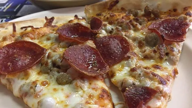 Larry's Pizza-Downtown